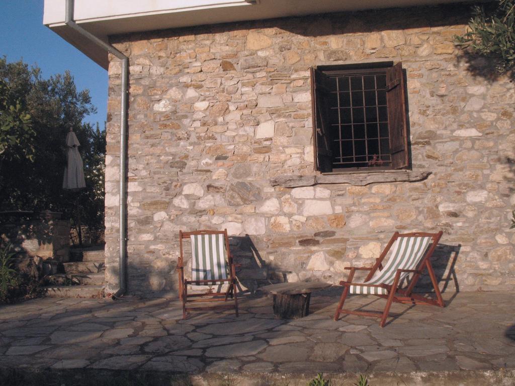 Traditional Stonehouse Potistika Extérieur photo