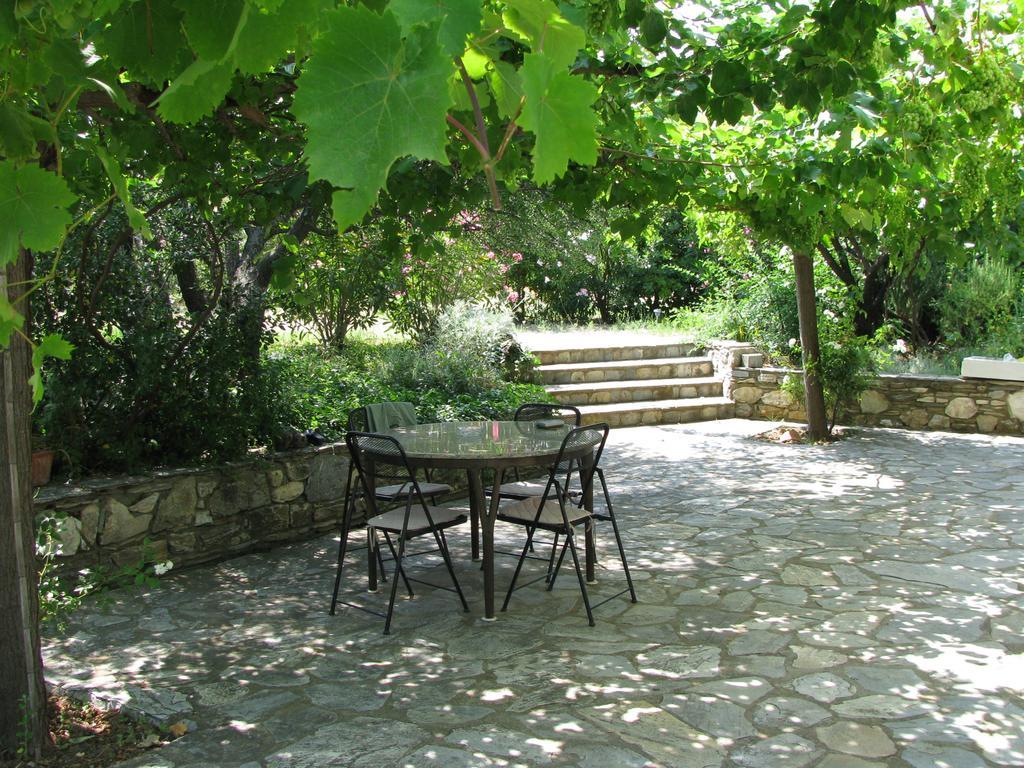 Traditional Stonehouse Potistika Extérieur photo