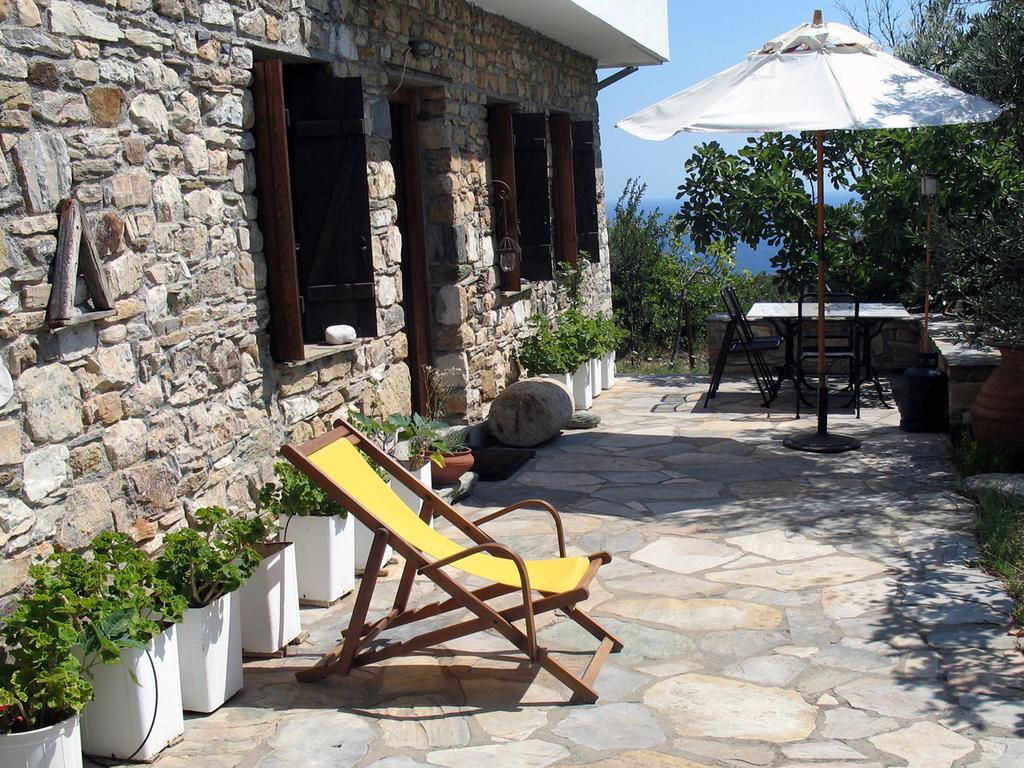 Traditional Stonehouse Potistika Extérieur photo